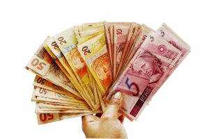 How to Make Money in 2025 Without Leaving Your Home