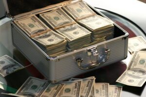 How to earn from Facebook without investment?